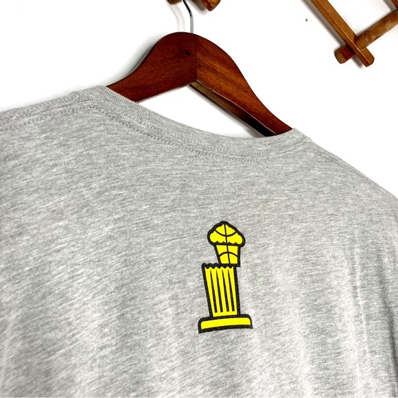 JOHNNY CUPCAKES STEPH CURRY Big Kid MVP Golden State Warriors #30 Graphic Tee - Picture 10 of 12